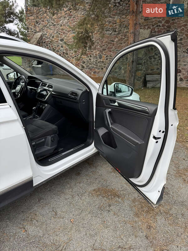 Позашляховик / Кросовер Volkswagen Tiguan 2018 в Києві фото 11 Позашляховик / Кросовер Volkswagen Tiguan 2018 в Києві
