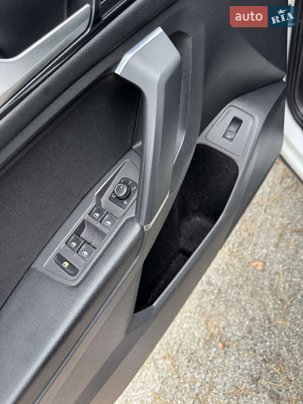 Позашляховик / Кросовер Volkswagen Tiguan 2018 в Києві фото 22 Позашляховик / Кросовер Volkswagen Tiguan 2018 в Києві