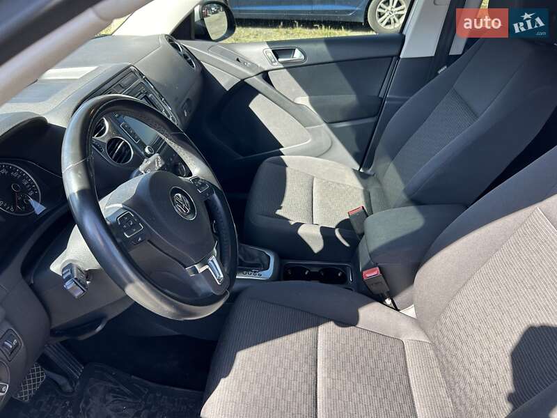 Внедорожник / Кроссовер Volkswagen Tiguan 2015 в Харькове
