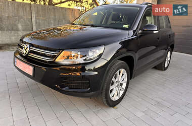 Внедорожник / Кроссовер Volkswagen Tiguan 2017 в Николаеве