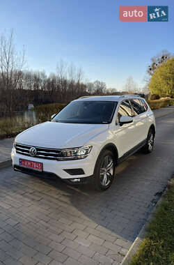 Позашляховик / Кросовер Volkswagen Tiguan 2020 в Києві