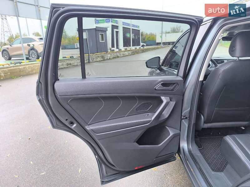 Внедорожник / Кроссовер Volkswagen Tiguan 2021 в Киеве