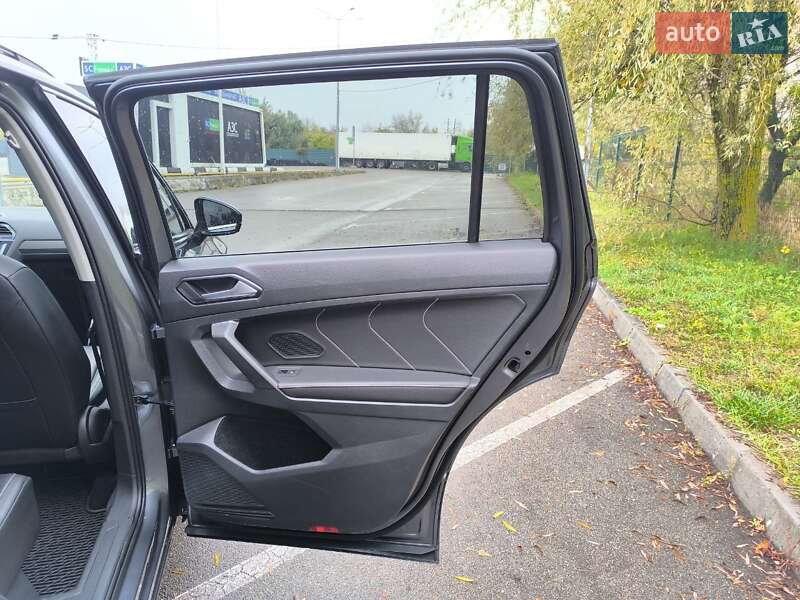 Внедорожник / Кроссовер Volkswagen Tiguan 2021 в Киеве