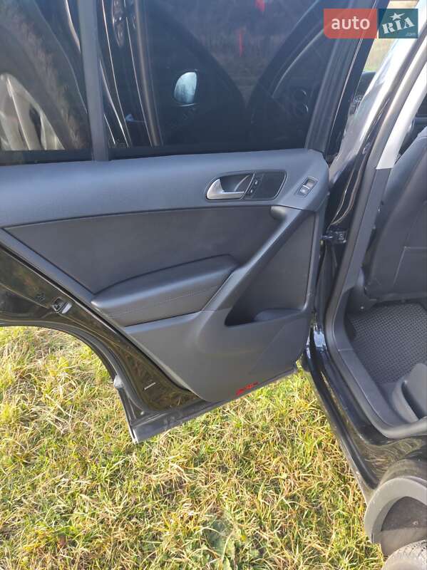 Внедорожник / Кроссовер Volkswagen Tiguan 2011 в Ильинцах