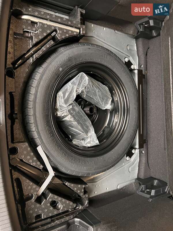 Внедорожник / Кроссовер Volkswagen Tiguan 2023 в Киеве