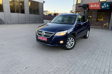 Внедорожник / Кроссовер Volkswagen Tiguan 2010 в Ровно