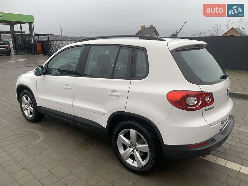 Внедорожник / Кроссовер Volkswagen Tiguan 2008 в Каменец-Подольском