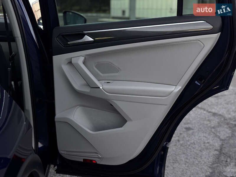 Внедорожник / Кроссовер Volkswagen Tiguan 2017 в Радивилове