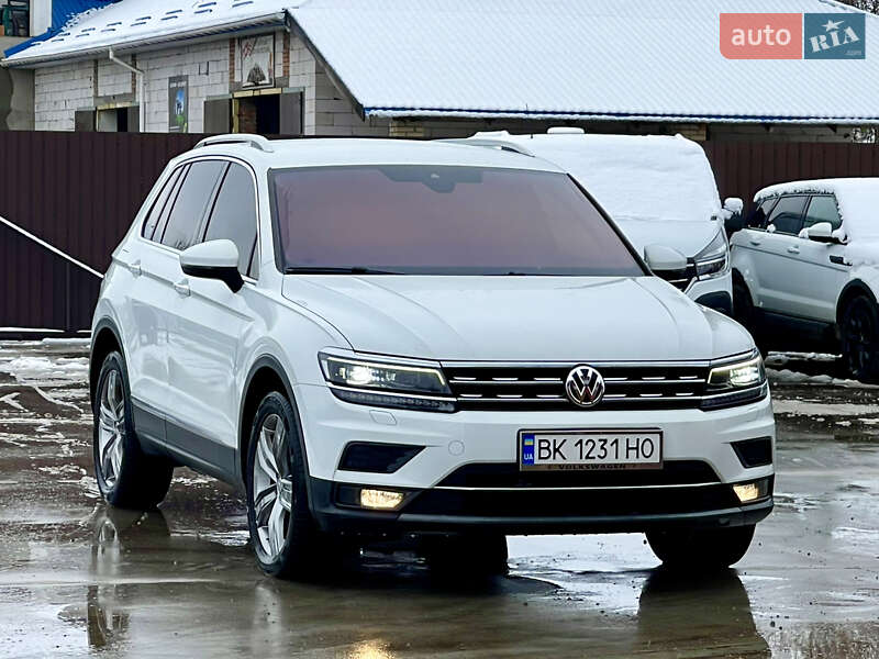 Внедорожник / Кроссовер Volkswagen Tiguan 2017 в Млинове