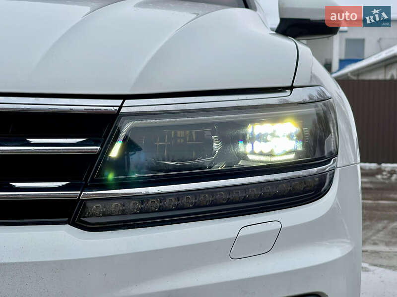 Внедорожник / Кроссовер Volkswagen Tiguan 2017 в Млинове