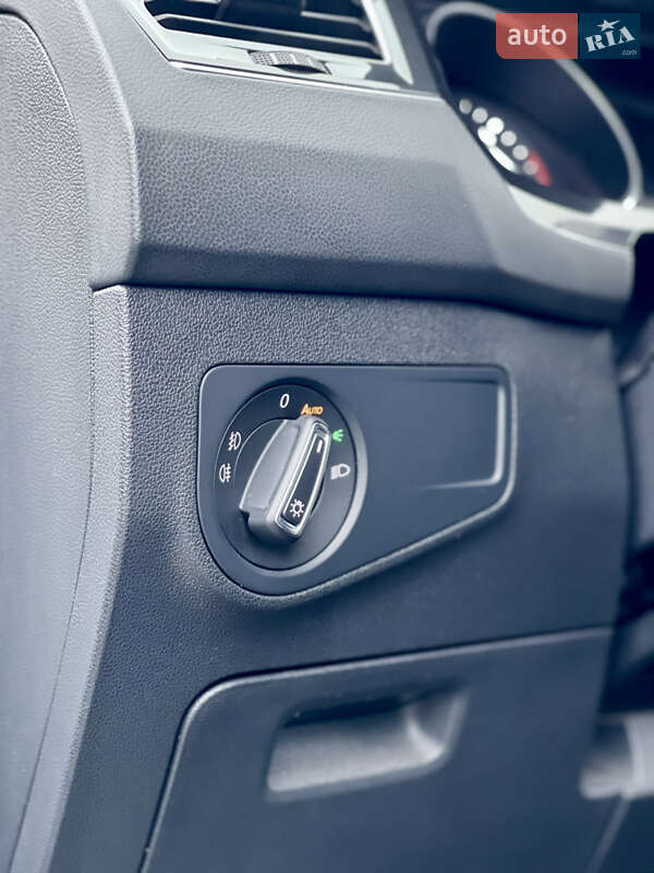 Внедорожник / Кроссовер Volkswagen Tiguan 2017 в Млинове