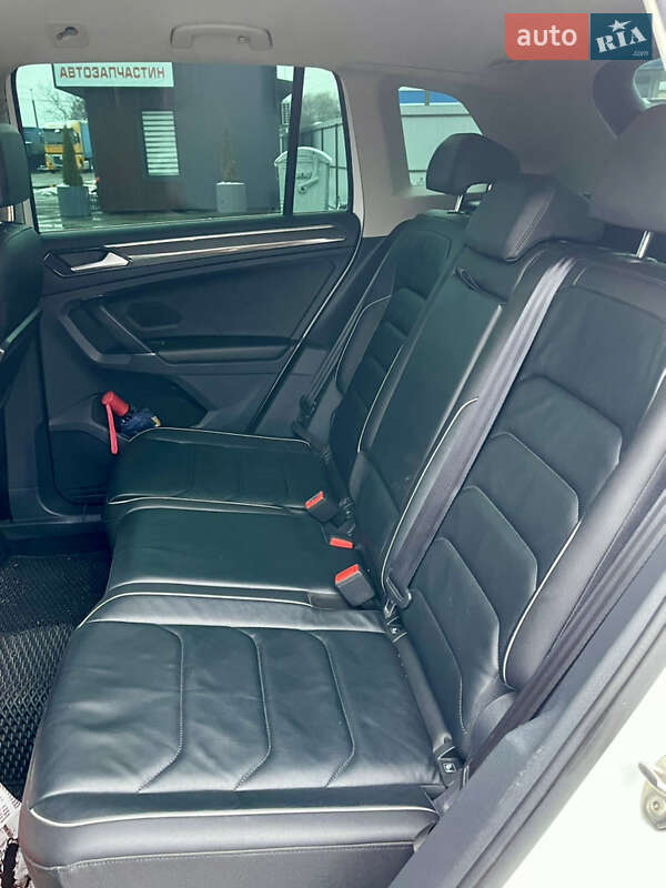 Внедорожник / Кроссовер Volkswagen Tiguan 2017 в Млинове