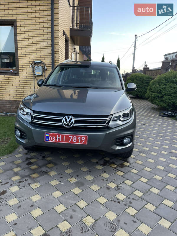 Внедорожник / Кроссовер Volkswagen Tiguan 2016 в Ровно