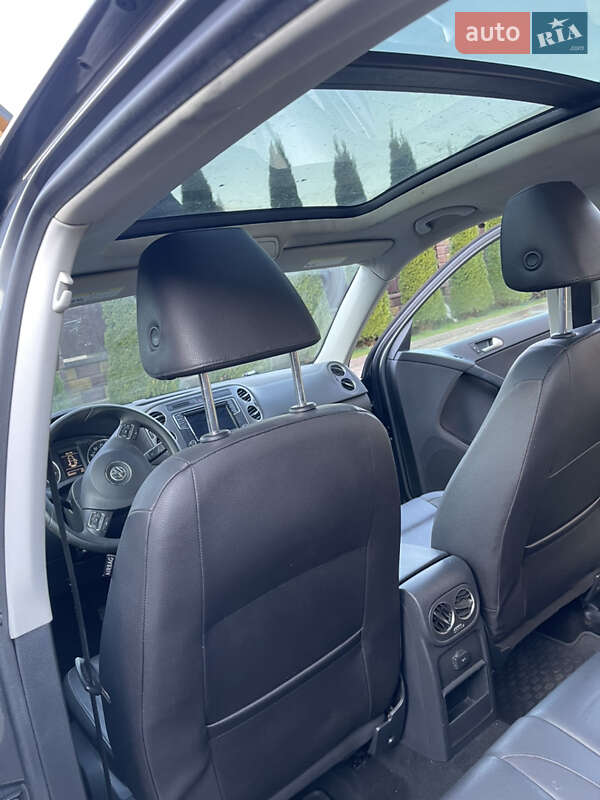 Внедорожник / Кроссовер Volkswagen Tiguan 2016 в Ровно