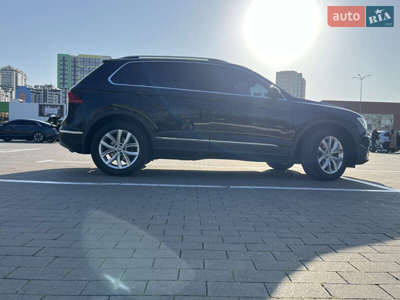 Внедорожник / Кроссовер Volkswagen Tiguan 2019 в Одессе