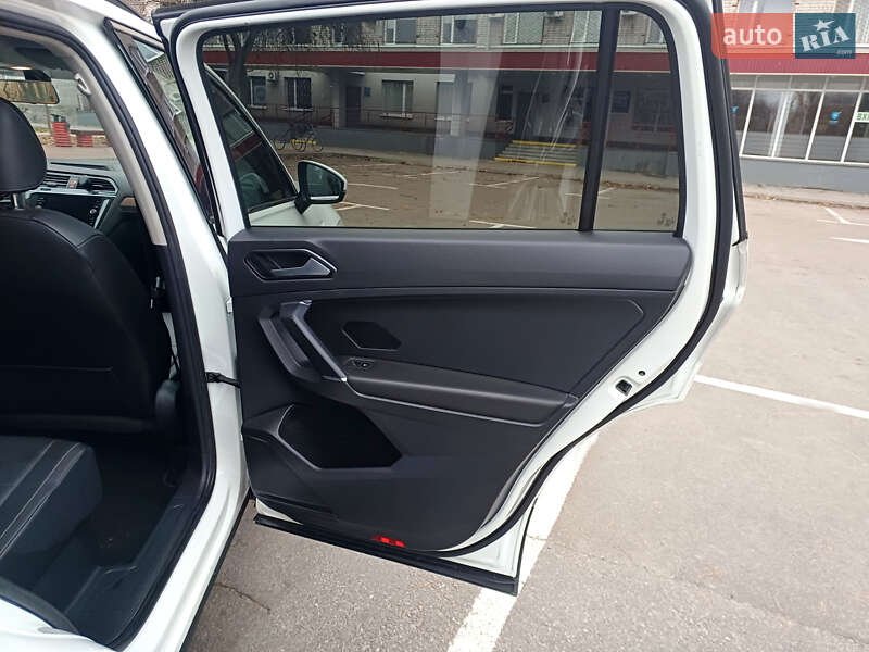 Внедорожник / Кроссовер Volkswagen Tiguan 2018 в Горишних Плавнях