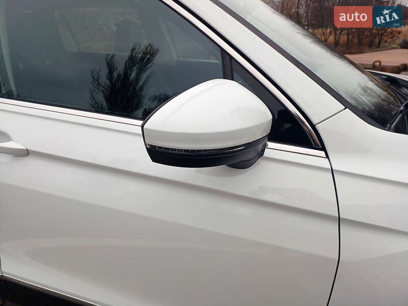 Внедорожник / Кроссовер Volkswagen Tiguan 2018 в Горишних Плавнях