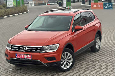 Позашляховик / Кросовер Volkswagen Tiguan 2017 в Хмельницькому