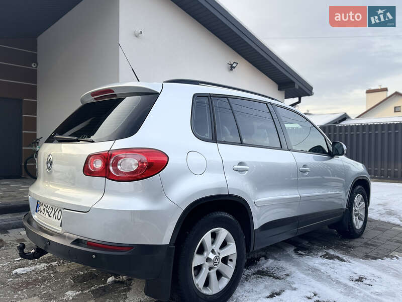 Внедорожник / Кроссовер Volkswagen Tiguan 2010 в Львове