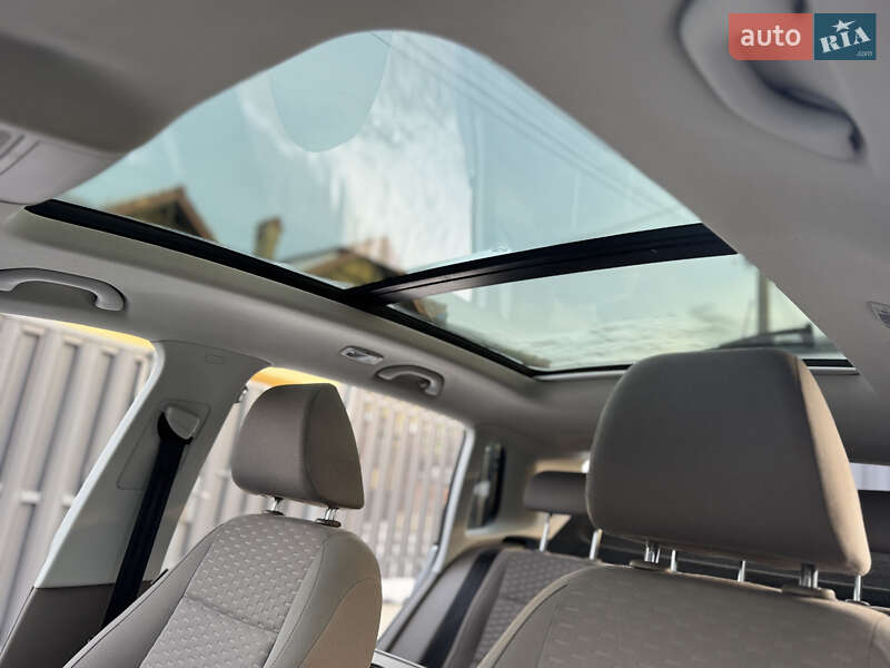 Внедорожник / Кроссовер Volkswagen Tiguan 2010 в Львове