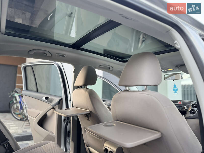 Внедорожник / Кроссовер Volkswagen Tiguan 2010 в Львове
