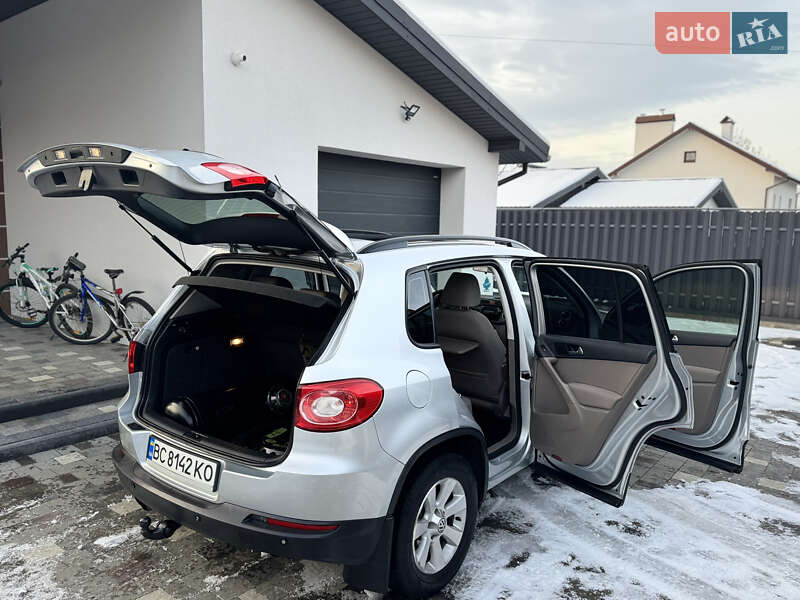 Внедорожник / Кроссовер Volkswagen Tiguan 2010 в Львове