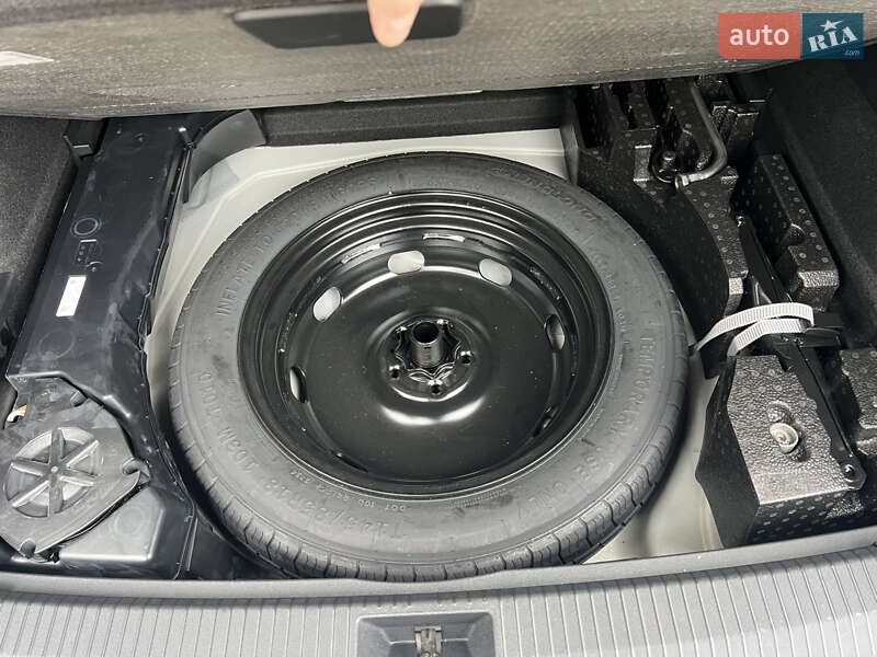 Внедорожник / Кроссовер Volkswagen Tiguan 2024 в Киеве