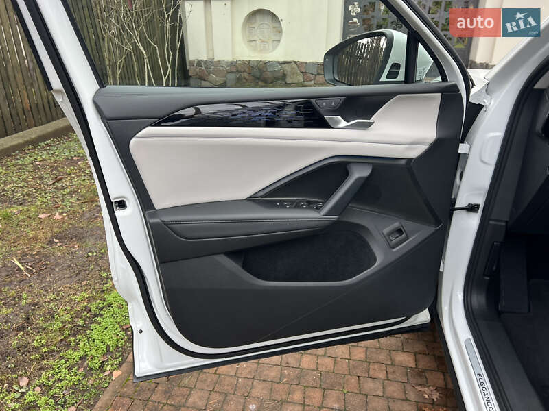 Внедорожник / Кроссовер Volkswagen Tiguan 2024 в Киеве