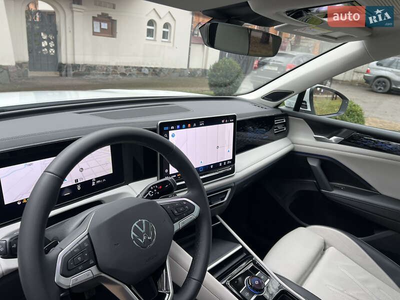 Внедорожник / Кроссовер Volkswagen Tiguan 2024 в Киеве