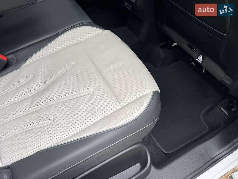 Внедорожник / Кроссовер Volkswagen Tiguan 2024 в Киеве