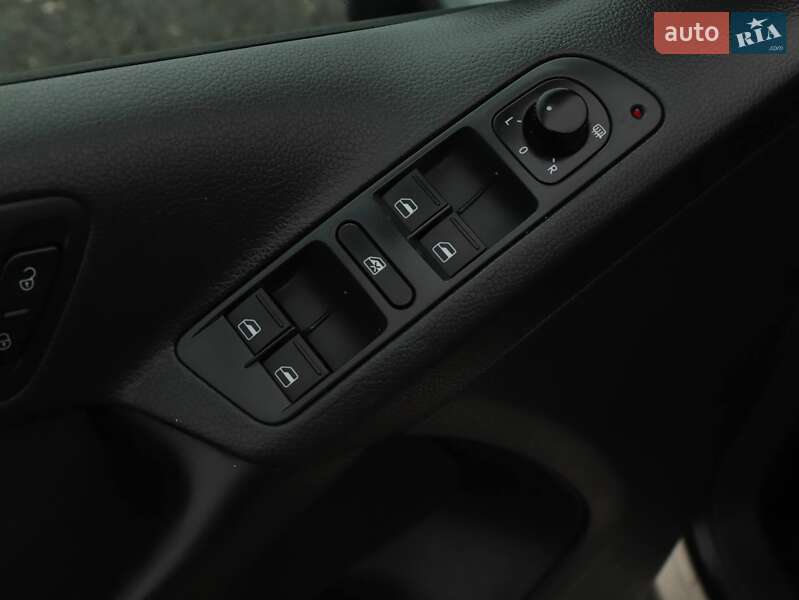 Внедорожник / Кроссовер Volkswagen Tiguan 2012 в Кременце