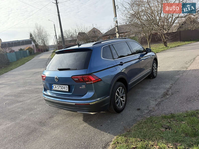 Позашляховик / Кросовер Volkswagen Tiguan 2017 в Василькові