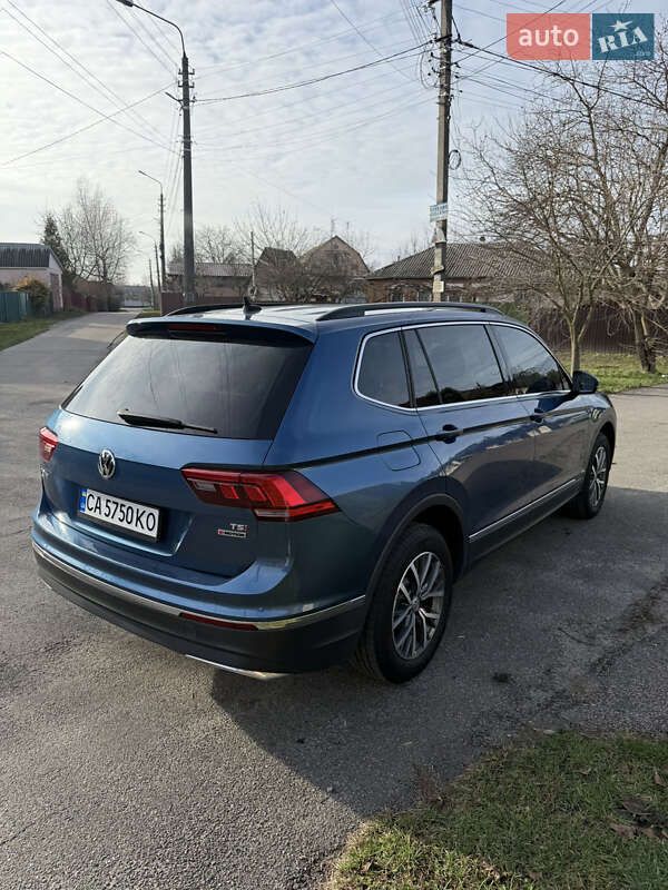 Позашляховик / Кросовер Volkswagen Tiguan 2017 в Василькові