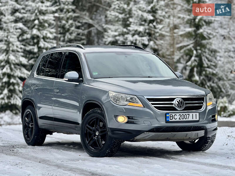 Внедорожник / Кроссовер Volkswagen Tiguan 2010 в Межгорье