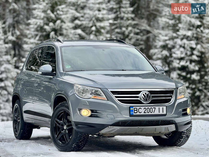 Внедорожник / Кроссовер Volkswagen Tiguan 2010 в Межгорье