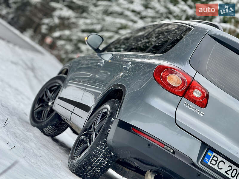 Внедорожник / Кроссовер Volkswagen Tiguan 2010 в Межгорье