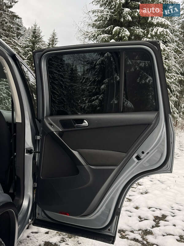 Внедорожник / Кроссовер Volkswagen Tiguan 2010 в Межгорье