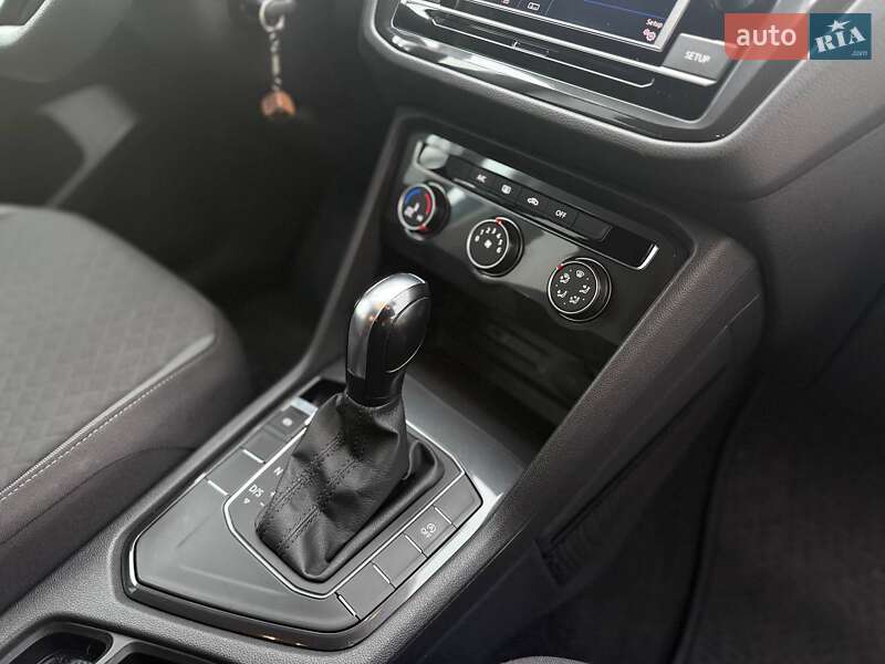 Внедорожник / Кроссовер Volkswagen Tiguan 2018 в Львове