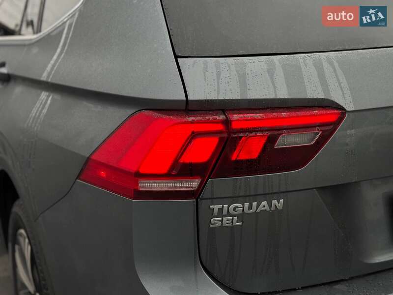 Внедорожник / Кроссовер Volkswagen Tiguan 2017 в Ровно