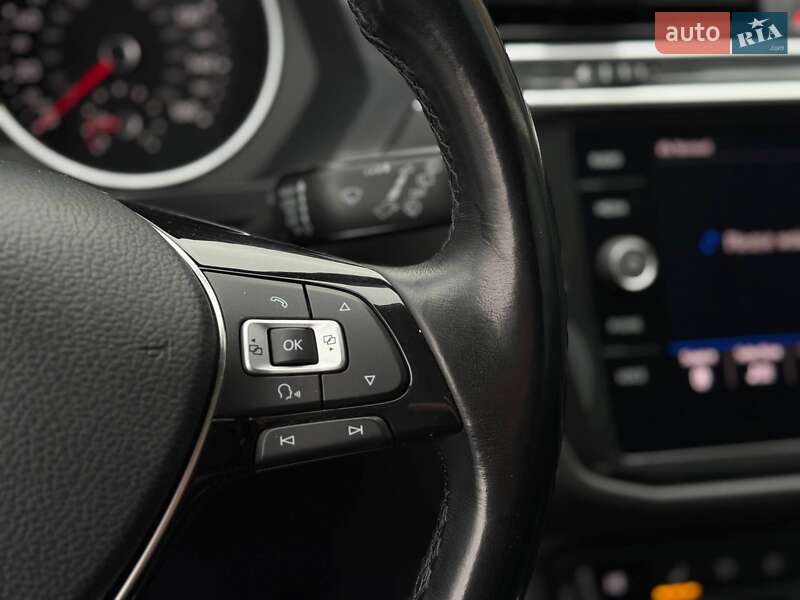 Внедорожник / Кроссовер Volkswagen Tiguan 2017 в Ровно
