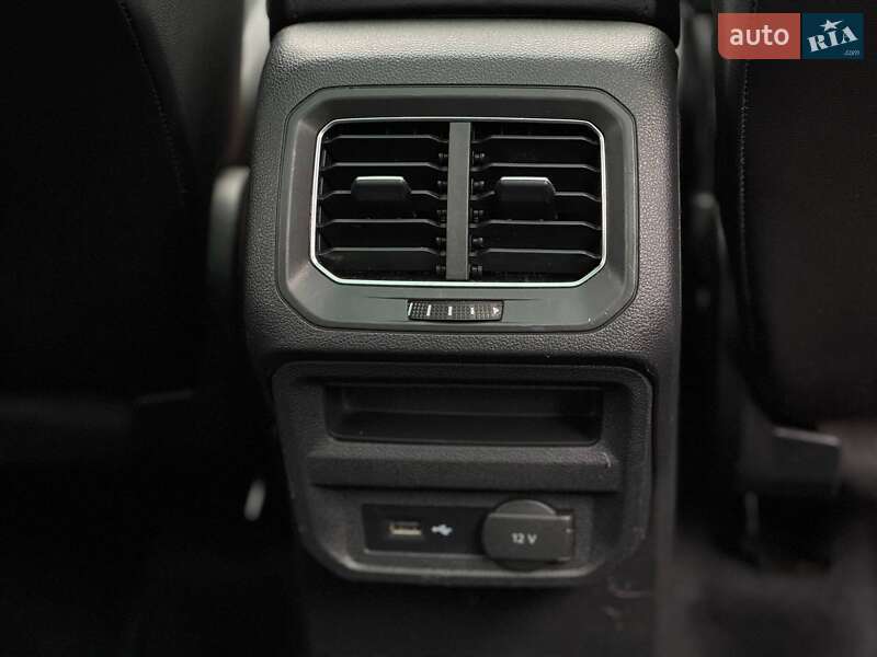 Внедорожник / Кроссовер Volkswagen Tiguan 2017 в Ровно