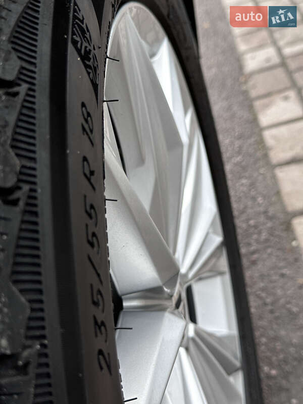 Внедорожник / Кроссовер Volkswagen Tiguan 2019 в Ровно