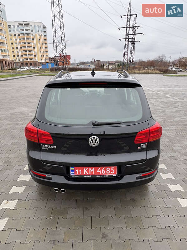 Внедорожник / Кроссовер Volkswagen Tiguan 2017 в Буче