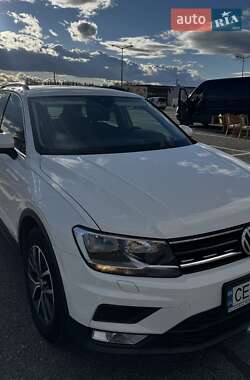 Внедорожник / Кроссовер Volkswagen Tiguan 2017 в Черновцах