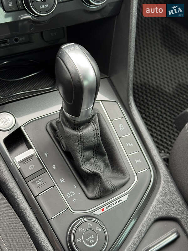 Внедорожник / Кроссовер Volkswagen Tiguan 2018 в Хмельницком