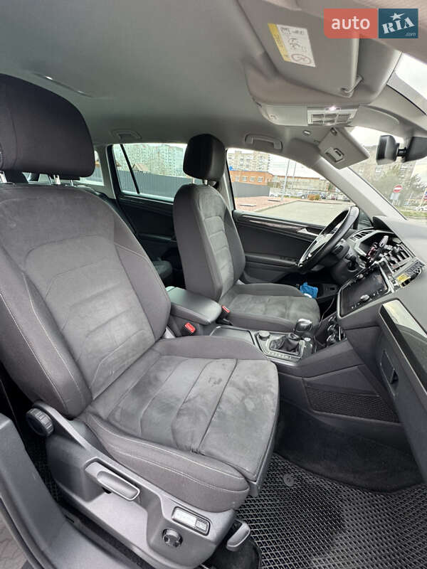 Внедорожник / Кроссовер Volkswagen Tiguan 2018 в Хмельницком