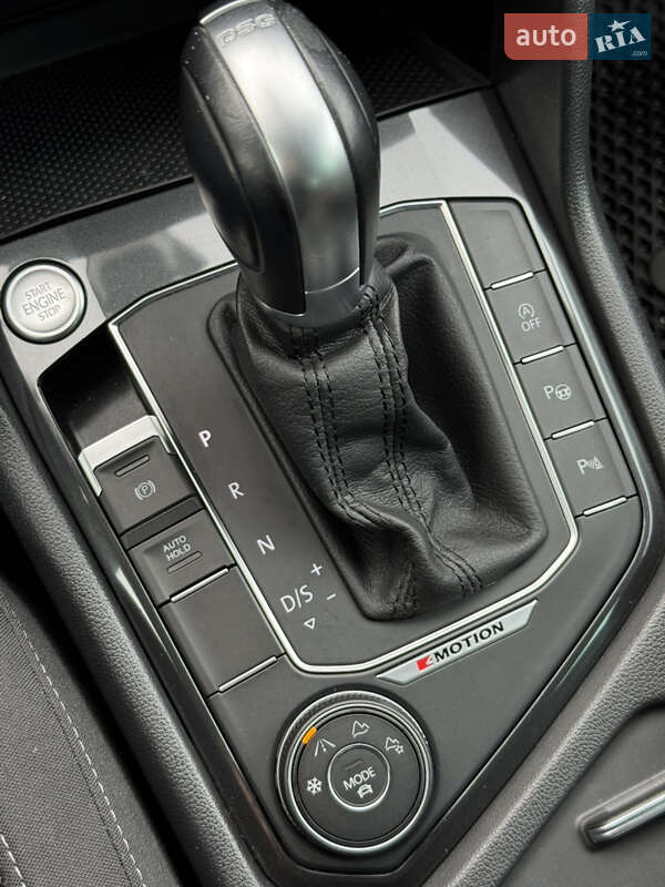 Внедорожник / Кроссовер Volkswagen Tiguan 2018 в Хмельницком