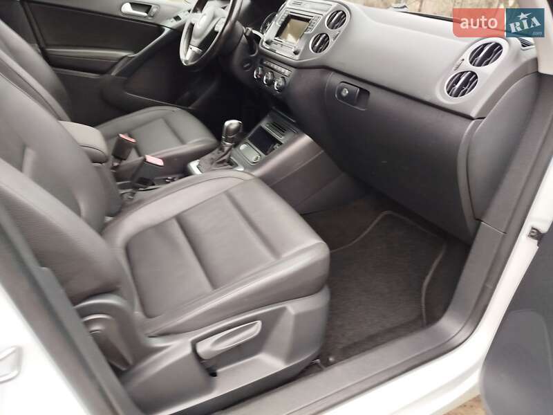 Внедорожник / Кроссовер Volkswagen Tiguan 2016 в Киеве