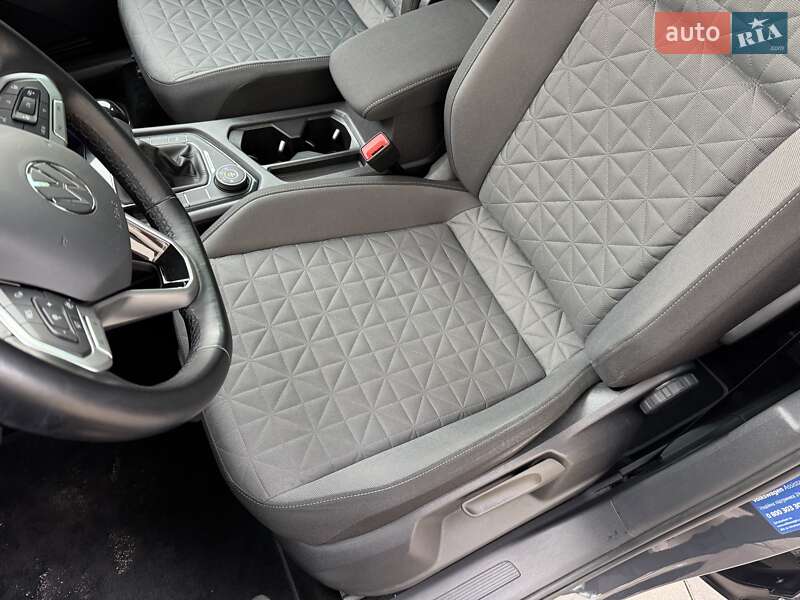 Внедорожник / Кроссовер Volkswagen Tiguan 2021 в Киеве