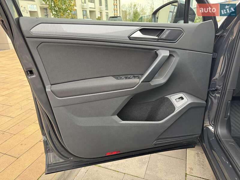 Внедорожник / Кроссовер Volkswagen Tiguan 2021 в Киеве